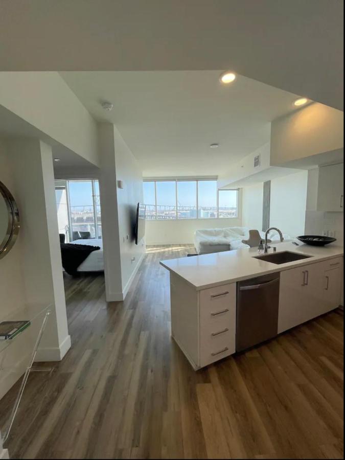 Luxury Designer Suite With Rooftop Pool, Gym San Diego Exterior photo